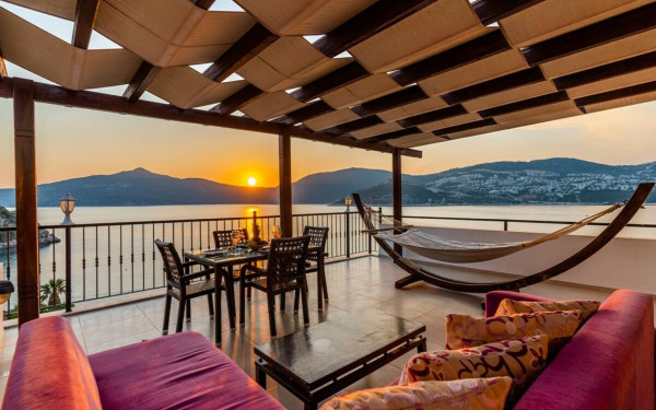 Kuluhana Hotel Villas