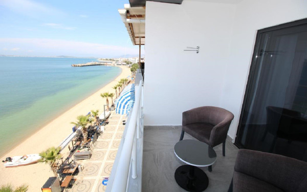 Extravagant Hotel Avsa