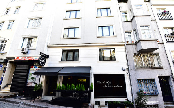 B Guest Old City Hotel