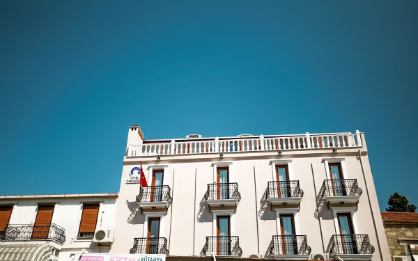 Menendi Otel
