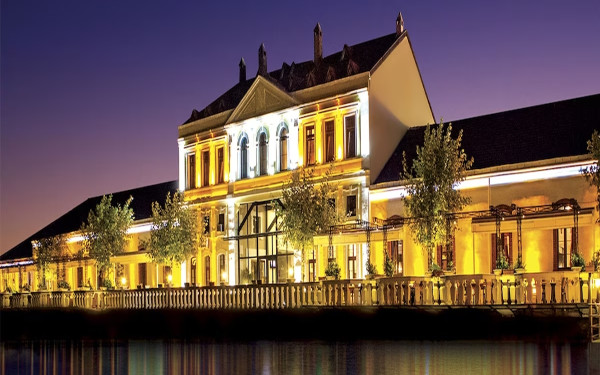 Montania Special Class Hotel