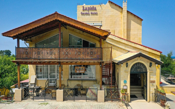 Lapida Garden Hotel