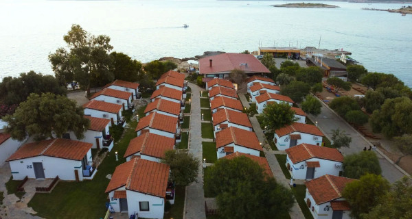 Maya Bistro Hotel Beach