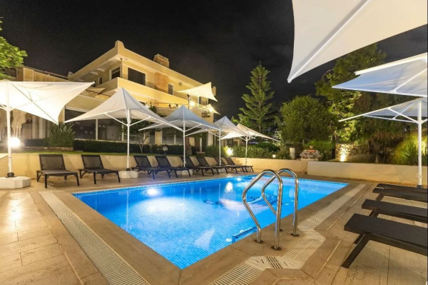 Farrys Boutique Hotel & Beach Club