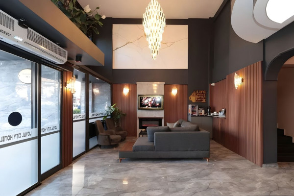 Loyal City Hotel